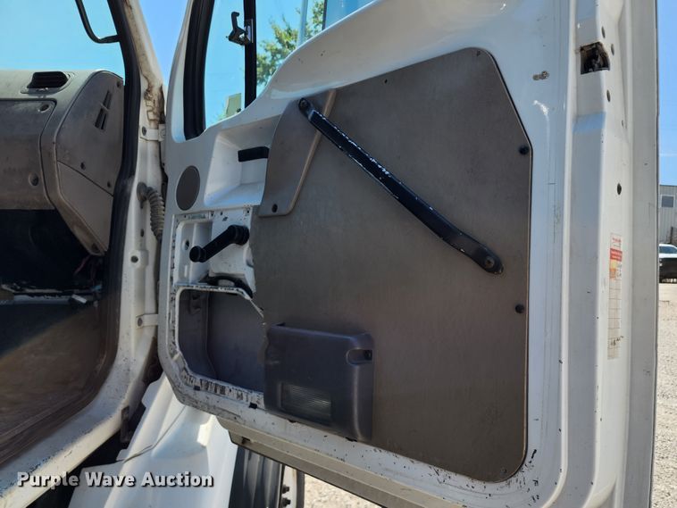 image for item KH9377 2007 Sterling L7500  flatbed truck