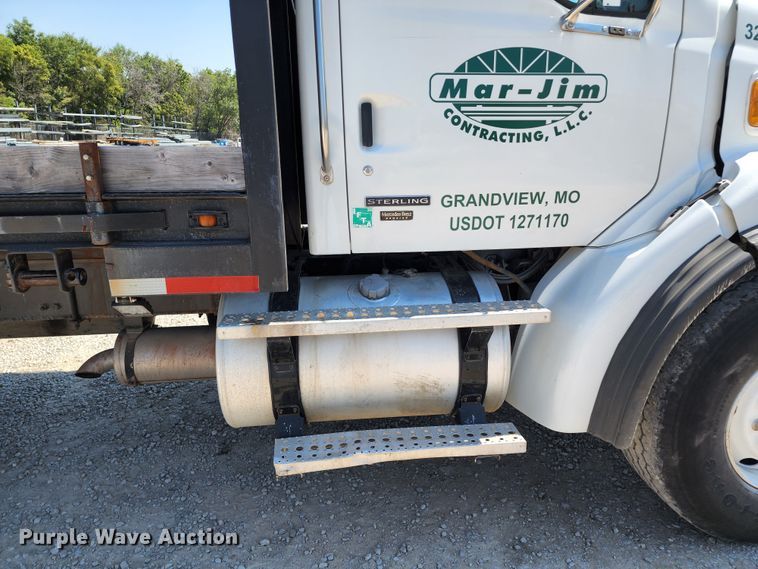 image for item KH9377 2007 Sterling L7500  flatbed truck