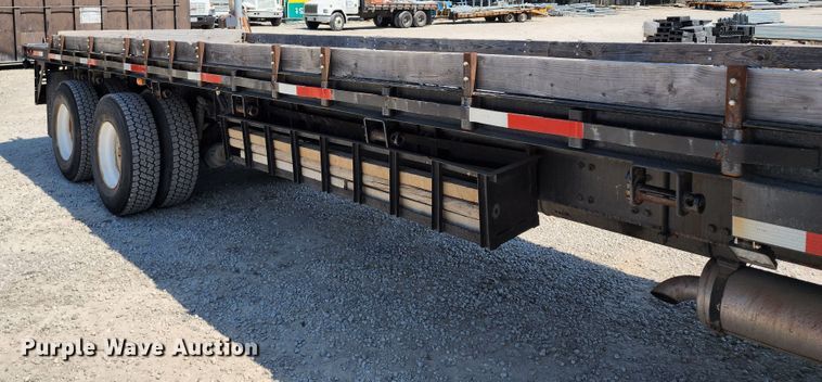 image for item KH9377 2007 Sterling L7500  flatbed truck