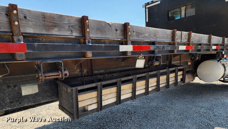 image for item KH9377 2007 Sterling L7500  flatbed truck