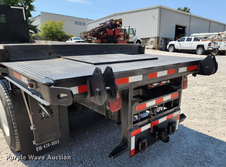 image for item KH9377 2007 Sterling L7500  flatbed truck