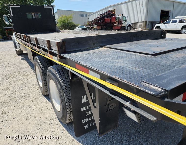 image for item KH9377 2007 Sterling L7500  flatbed truck