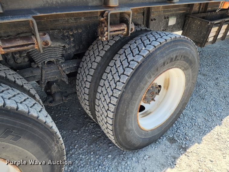 image for item KH9377 2007 Sterling L7500  flatbed truck