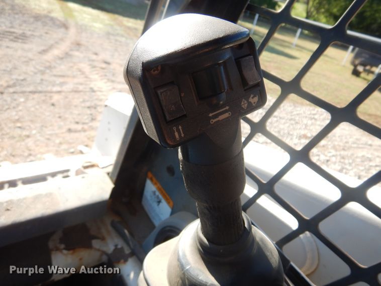 image for item KI9192 2000 Bobcat 863  skid steer loader