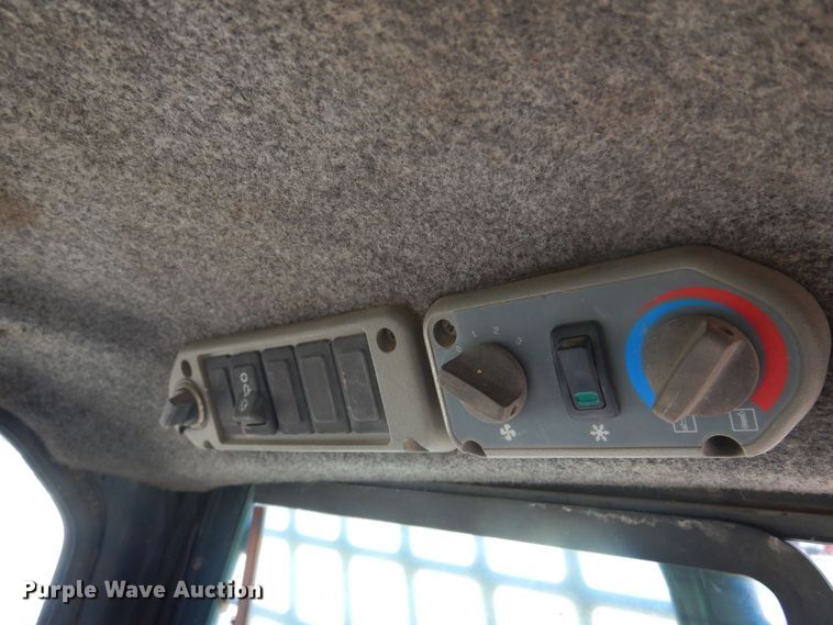 image for item KI9192 2000 Bobcat 863  skid steer loader