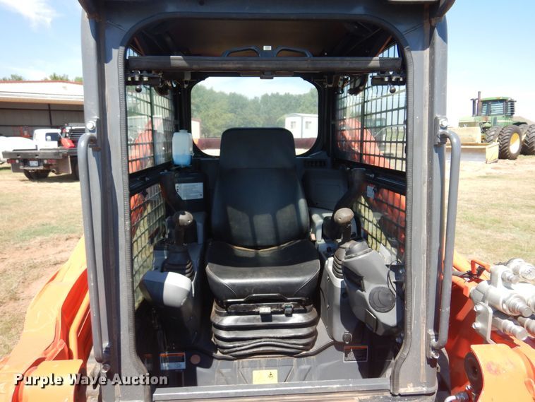 image for item KI9219 2021 Kubota SVL75-2  tracked skid steer loader