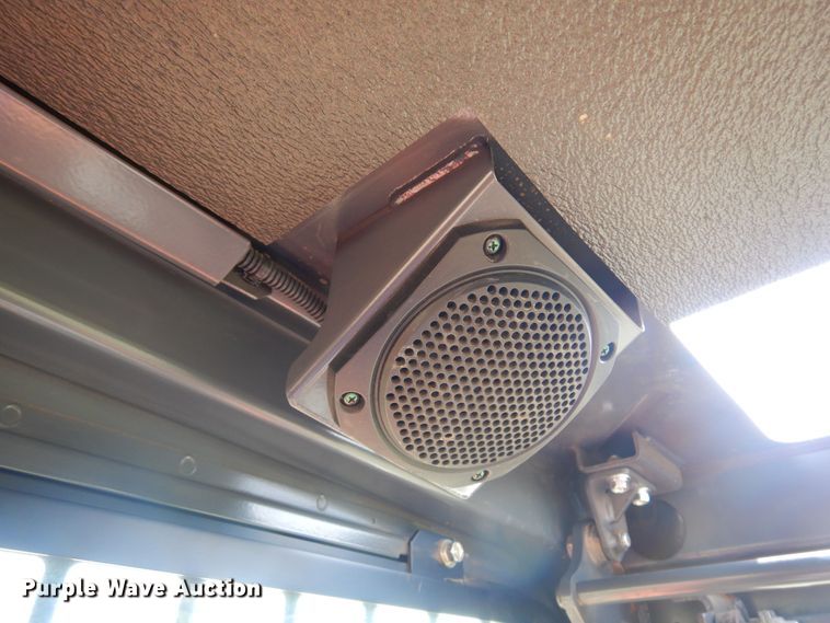 image for item KI9219 2021 Kubota SVL75-2  tracked skid steer loader