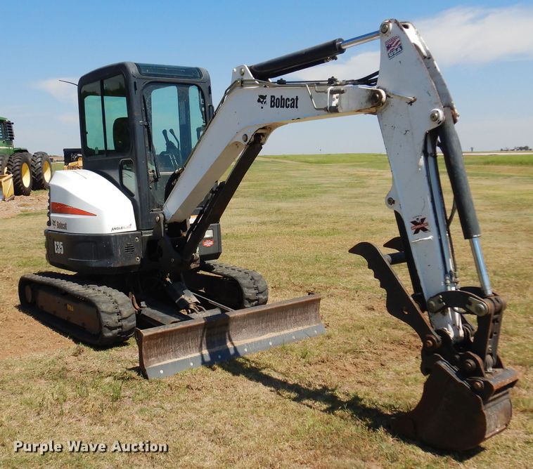 image for item KI9224 2016 Bobcat E35  mini excavator