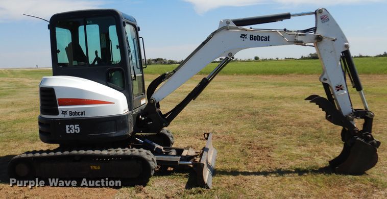 image for item KI9224 2016 Bobcat E35  mini excavator