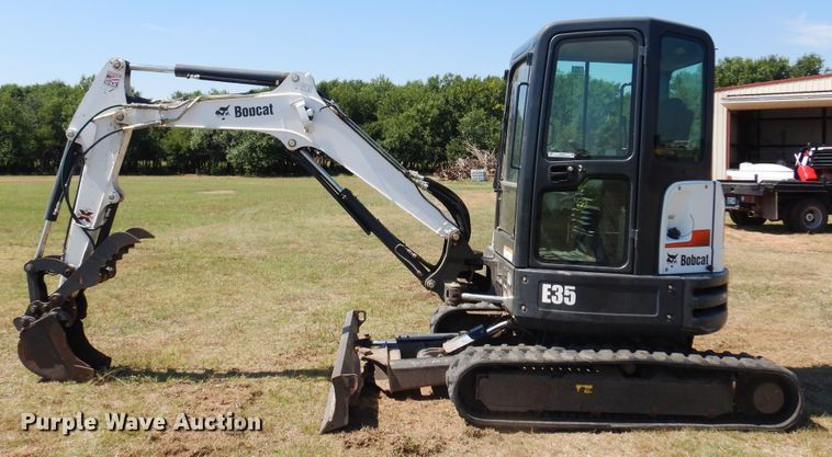 image for item KI9224 2016 Bobcat E35  mini excavator