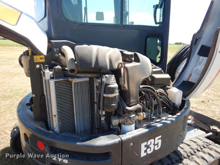 image for item KI9224 2016 Bobcat E35  mini excavator