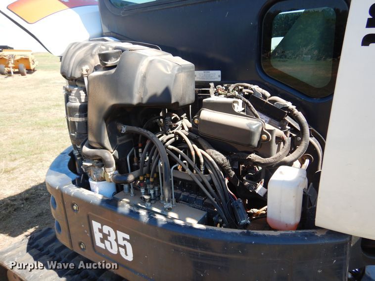 image for item KI9224 2016 Bobcat E35  mini excavator