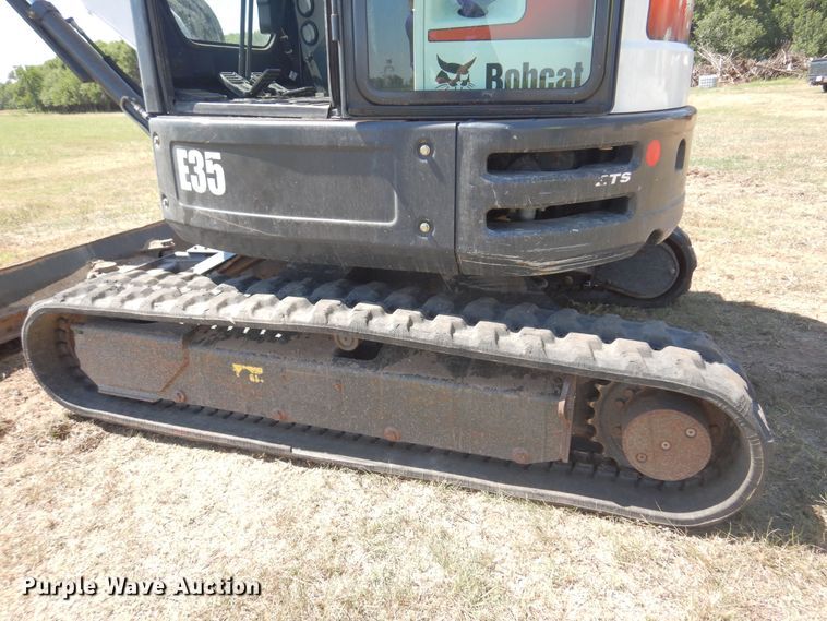 image for item KI9224 2016 Bobcat E35  mini excavator