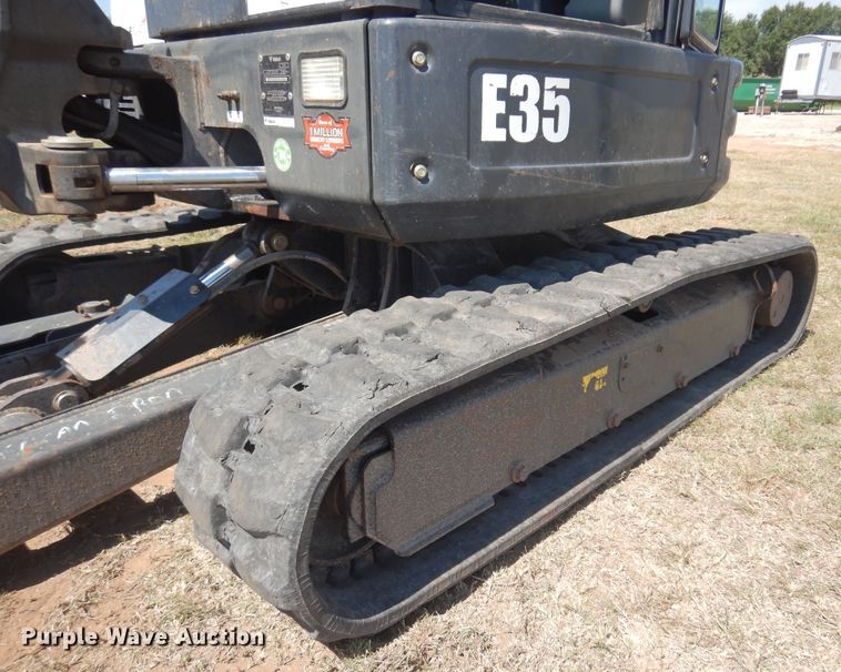 image for item KI9224 2016 Bobcat E35  mini excavator