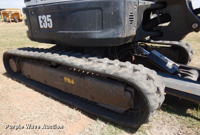 image for item KI9224 2016 Bobcat E35  mini excavator