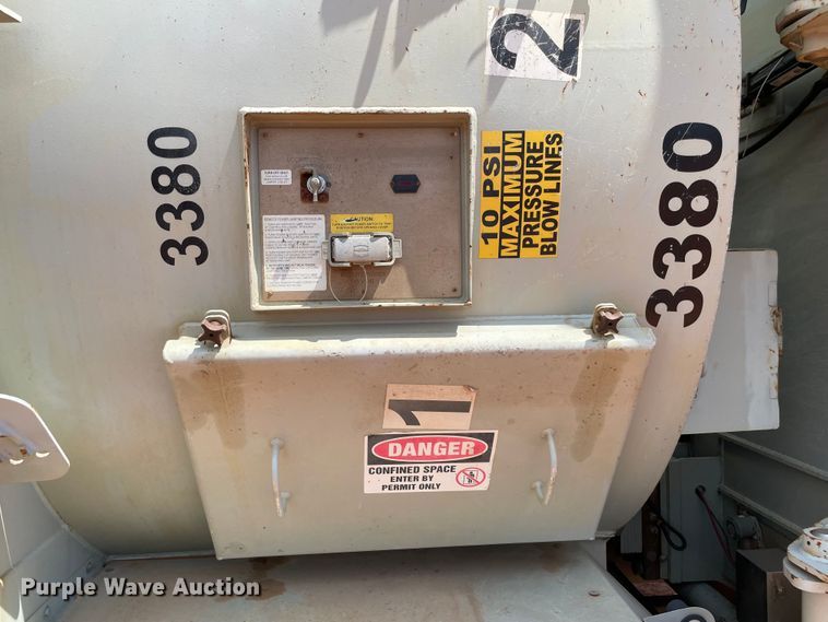 image for item KJ9768 2011 Mertz PS-2500  sand silo trailer