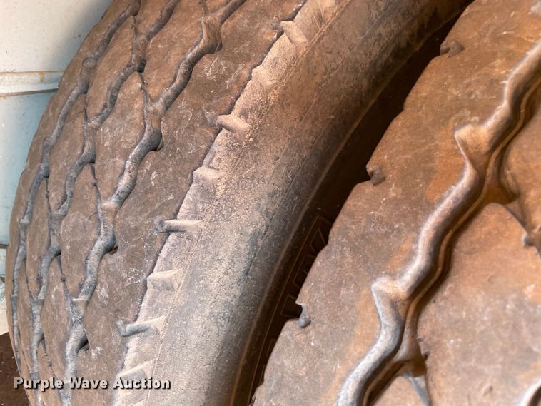 image for item KJ9768 2011 Mertz PS-2500  sand silo trailer