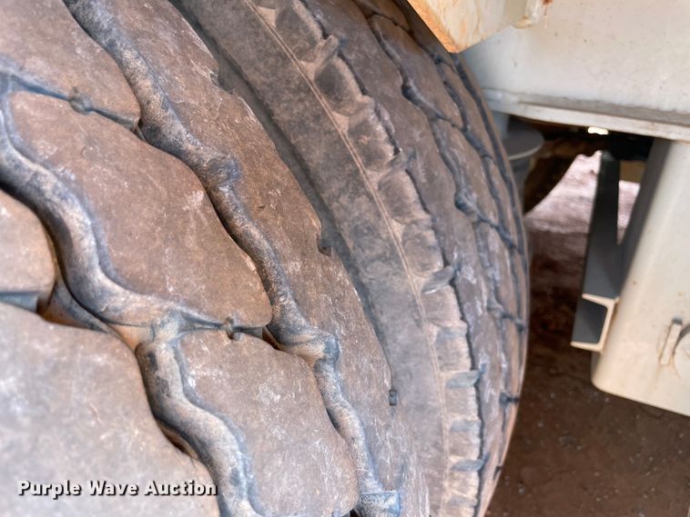 image for item KJ9768 2011 Mertz PS-2500  sand silo trailer