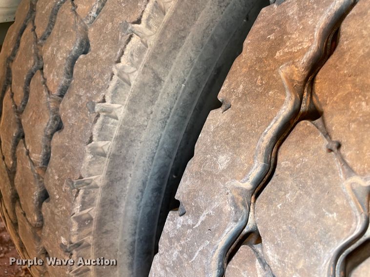 image for item KJ9768 2011 Mertz PS-2500  sand silo trailer