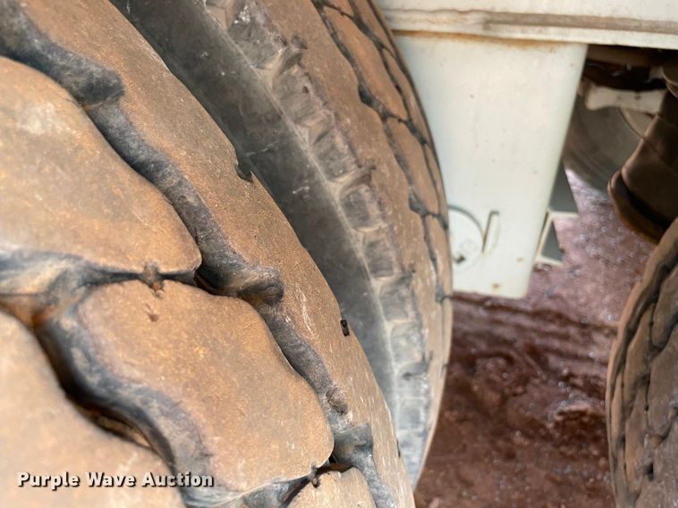 image for item KJ9768 2011 Mertz PS-2500  sand silo trailer