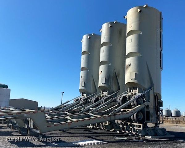 image for item KJ9768 2011 Mertz PS-2500  sand silo trailer