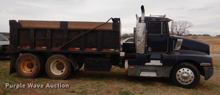 image for item KP9255 1987 Kenworth T600  dump truck