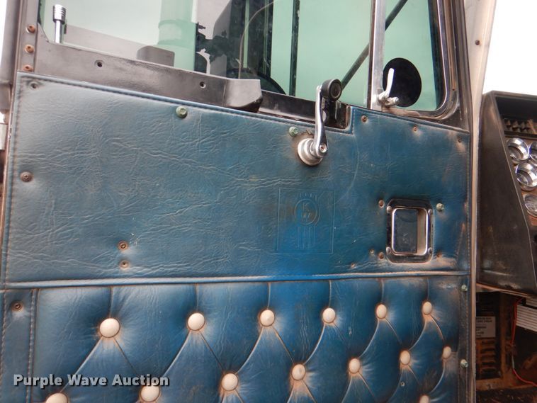 image for item KP9255 1987 Kenworth T600  dump truck