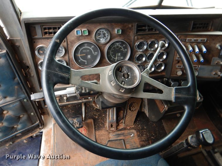 image for item KP9255 1987 Kenworth T600  dump truck