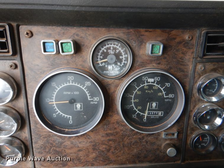 image for item KP9255 1987 Kenworth T600  dump truck