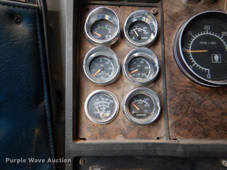 image for item KP9255 1987 Kenworth T600  dump truck