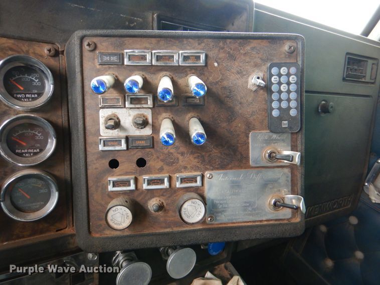 image for item KP9255 1987 Kenworth T600  dump truck