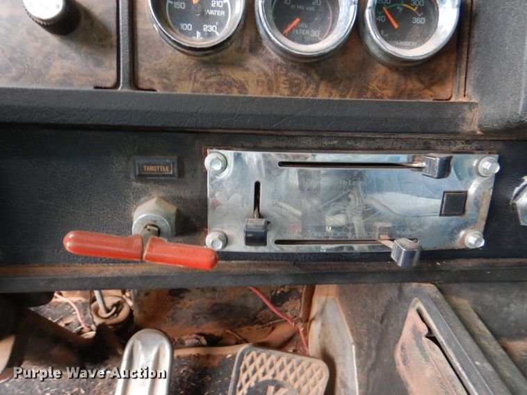 image for item KP9255 1987 Kenworth T600  dump truck