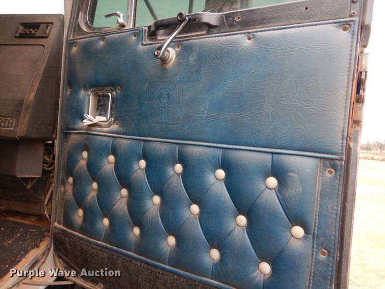 image for item KP9255 1987 Kenworth T600  dump truck