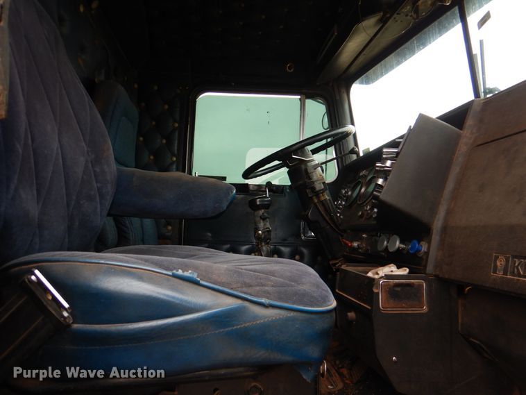 image for item KP9255 1987 Kenworth T600  dump truck