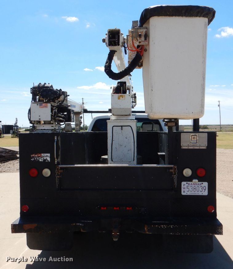 image for item LB9860 2011 Ford F450 Super Duty Lariat  SuperCab Bucket truck