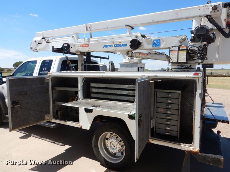 image for item LB9860 2011 Ford F450 Super Duty Lariat  SuperCab Bucket truck