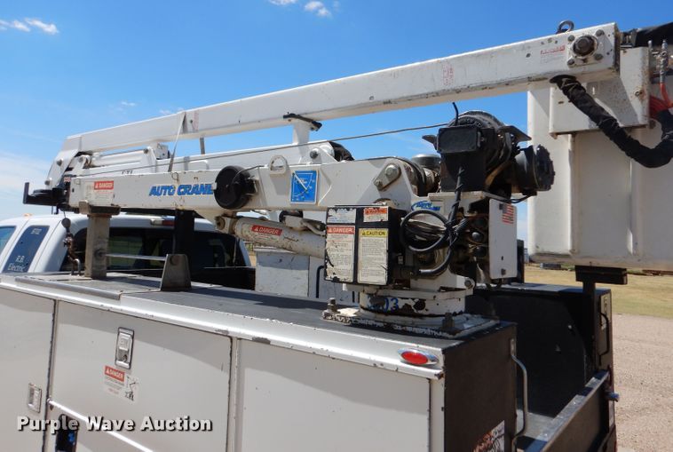 image for item LB9860 2011 Ford F450 Super Duty Lariat  SuperCab Bucket truck