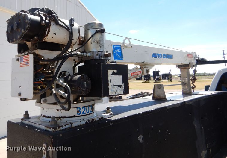 image for item LB9860 2011 Ford F450 Super Duty Lariat  SuperCab Bucket truck