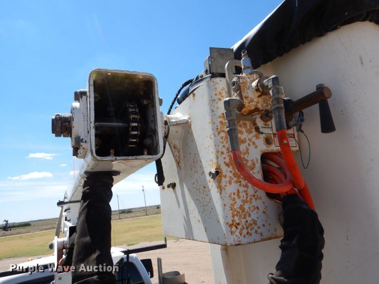 image for item LB9860 2011 Ford F450 Super Duty Lariat  SuperCab Bucket truck