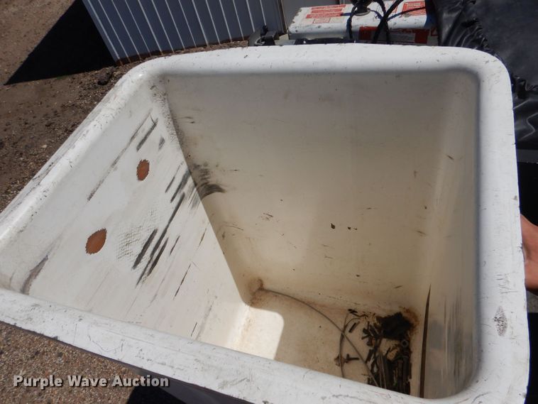 image for item LB9860 2011 Ford F450 Super Duty Lariat  SuperCab Bucket truck