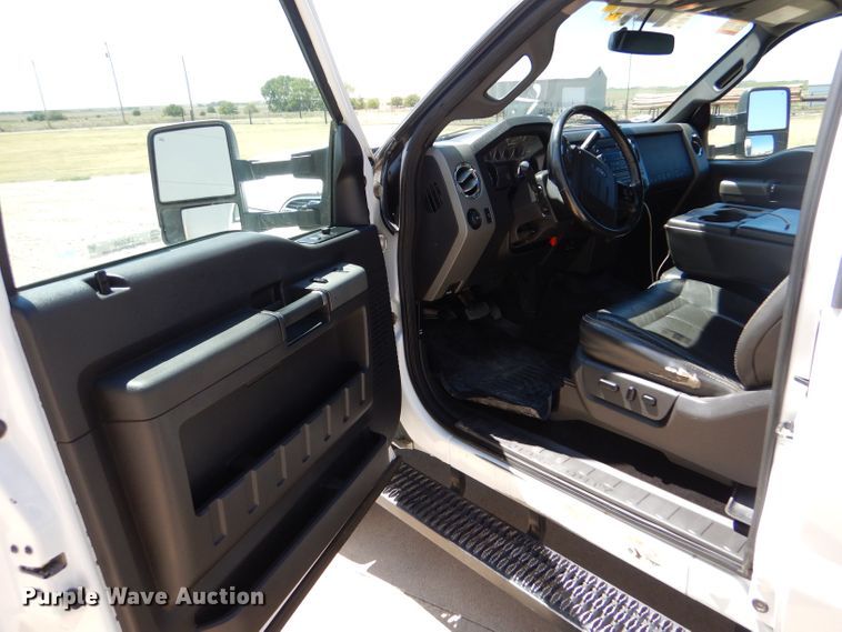 image for item LB9860 2011 Ford F450 Super Duty Lariat  SuperCab Bucket truck