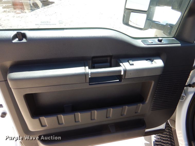 image for item LB9860 2011 Ford F450 Super Duty Lariat  SuperCab Bucket truck