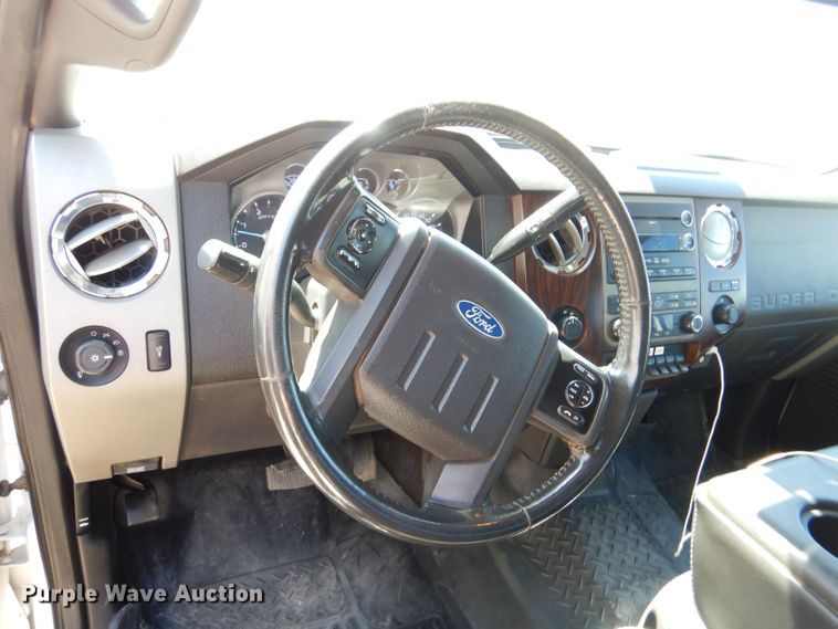 image for item LB9860 2011 Ford F450 Super Duty Lariat  SuperCab Bucket truck