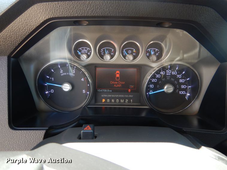 image for item LB9860 2011 Ford F450 Super Duty Lariat  SuperCab Bucket truck