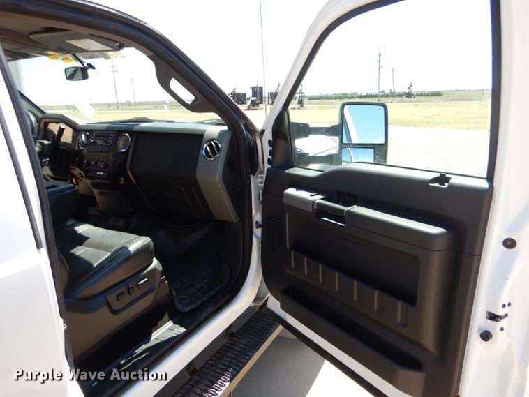 image for item LB9860 2011 Ford F450 Super Duty Lariat  SuperCab Bucket truck