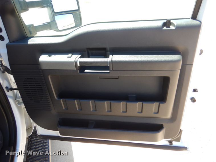 image for item LB9860 2011 Ford F450 Super Duty Lariat  SuperCab Bucket truck