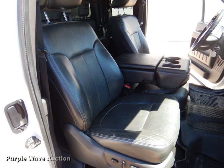 image for item LB9860 2011 Ford F450 Super Duty Lariat  SuperCab Bucket truck