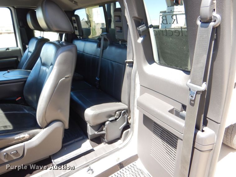 image for item LB9860 2011 Ford F450 Super Duty Lariat  SuperCab Bucket truck