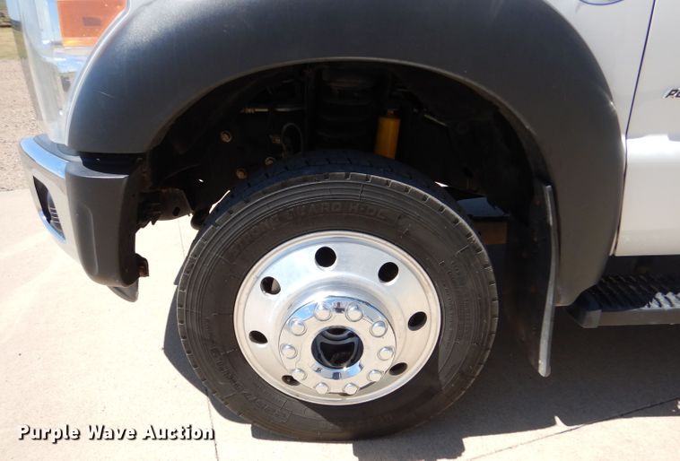 image for item LB9860 2011 Ford F450 Super Duty Lariat  SuperCab Bucket truck