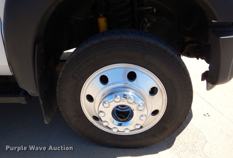 image for item LB9860 2011 Ford F450 Super Duty Lariat  SuperCab Bucket truck